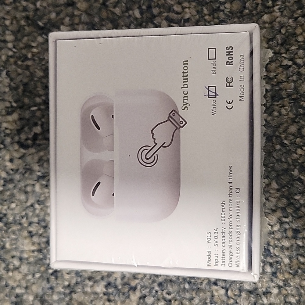Airpods Pro Charging Case - Picture 2 of 4